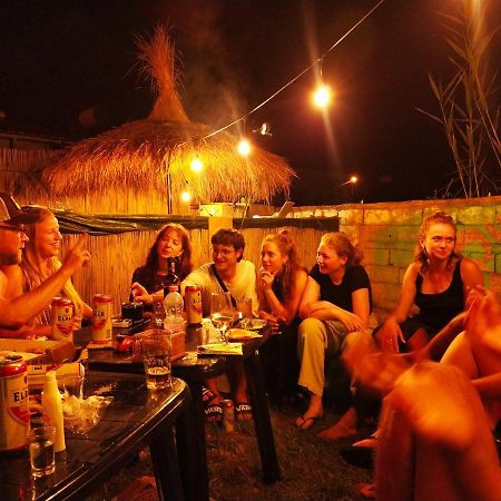 Pinegroove Hostel Vlora Exterior photo