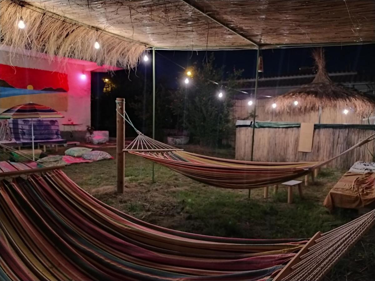 Pinegroove Hostel Vlora Exterior photo